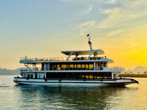 Halong Bay luxury day cruise