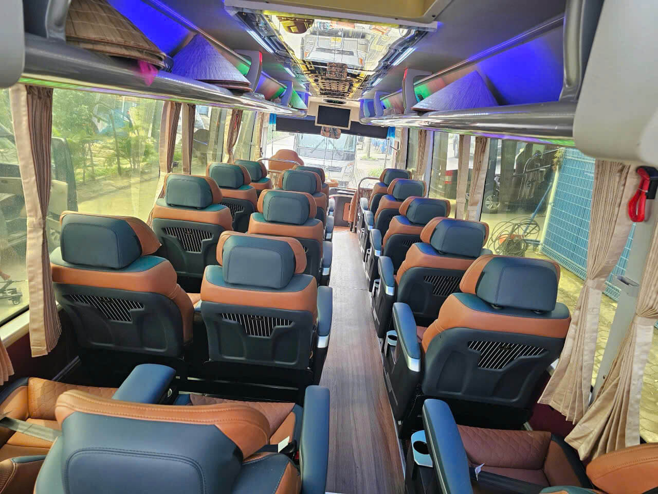 Hercules Grand Cruise Shuttle Bus