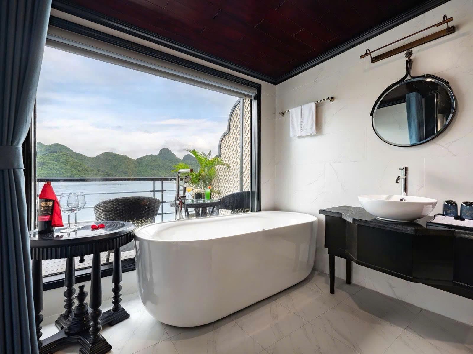 Private bathtub facilities on the overnight cruise